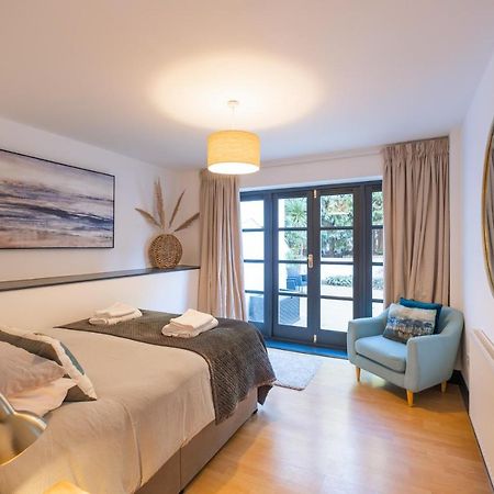 Modern Apt Near Gardens With Large Decking Area - Vivre Retreats Bournemouth Exterior foto